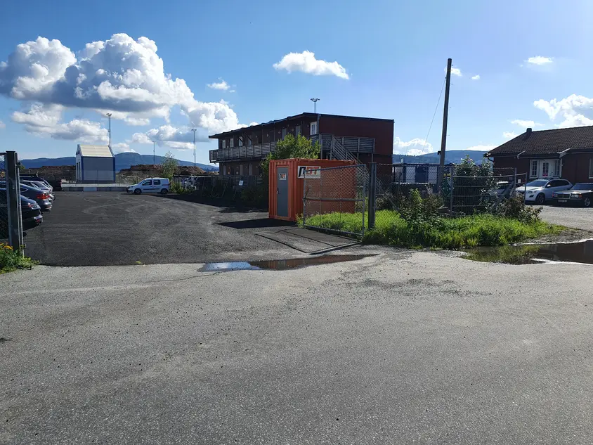 Innkjøring til området